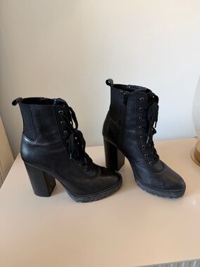 Steve Madden Black Lace-Up Chunky Heel Ankle Boots